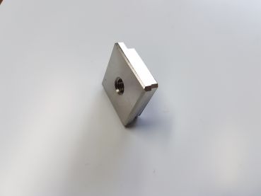 Edelstahl Endkappe M8 zum Einschlagen für 30x30x2,0 mm Vierkantrohr